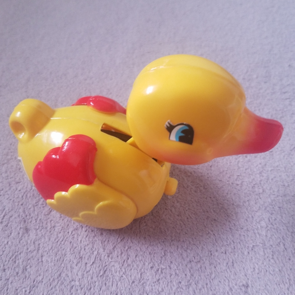 Vintage (Date Unknown) Wind Up Engine Toy Duck - Picture 5 of 6